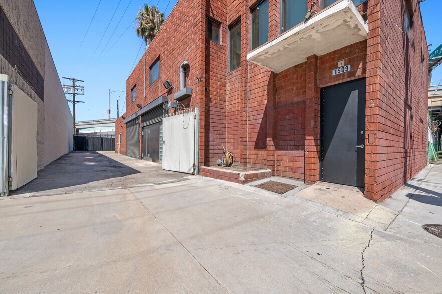 More Photos Of 1509 Mateo St, Los Angeles Office Residential For Sale