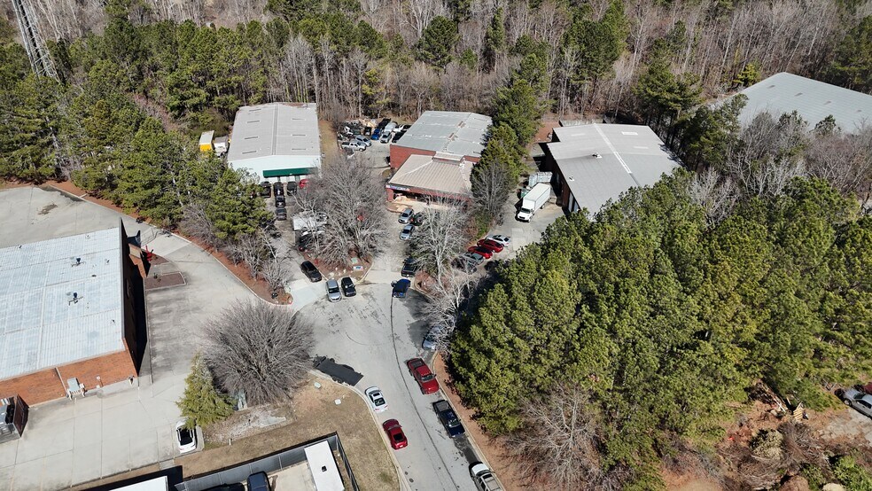 More Photos Of 250 Buxton Ct, Lilburn Distribution For Sale