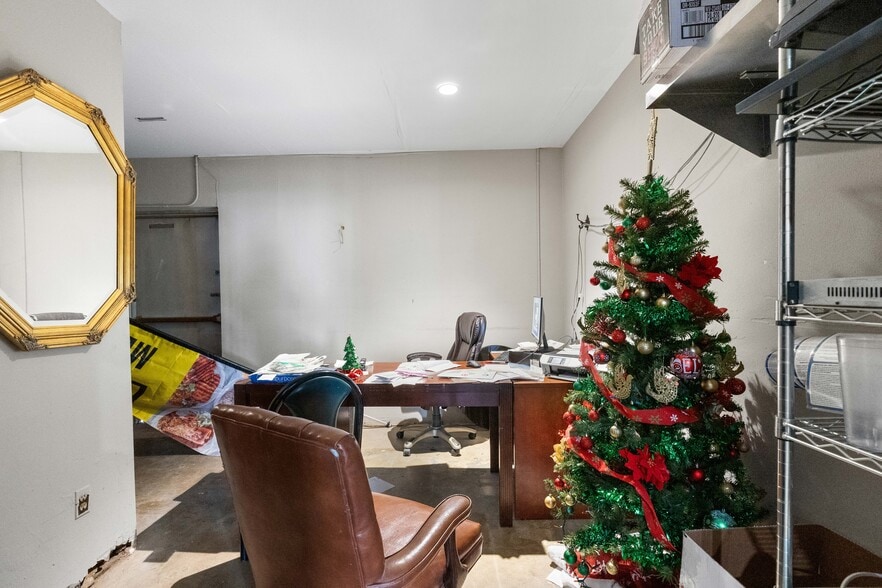 More Photos Of 7575 Broadway St, Denver Restaurant For Sale