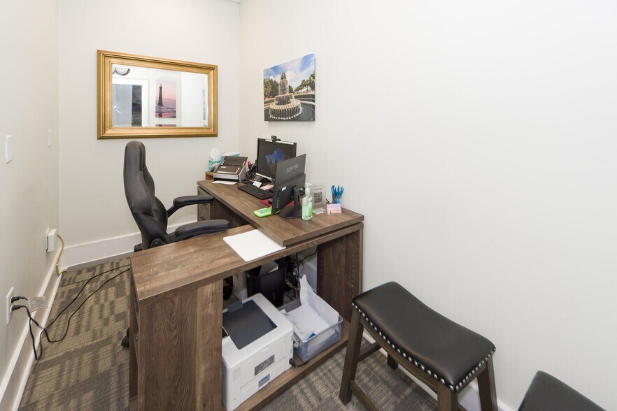 More Photos Of 531 Folly Rd, Charleston Medical For Sale