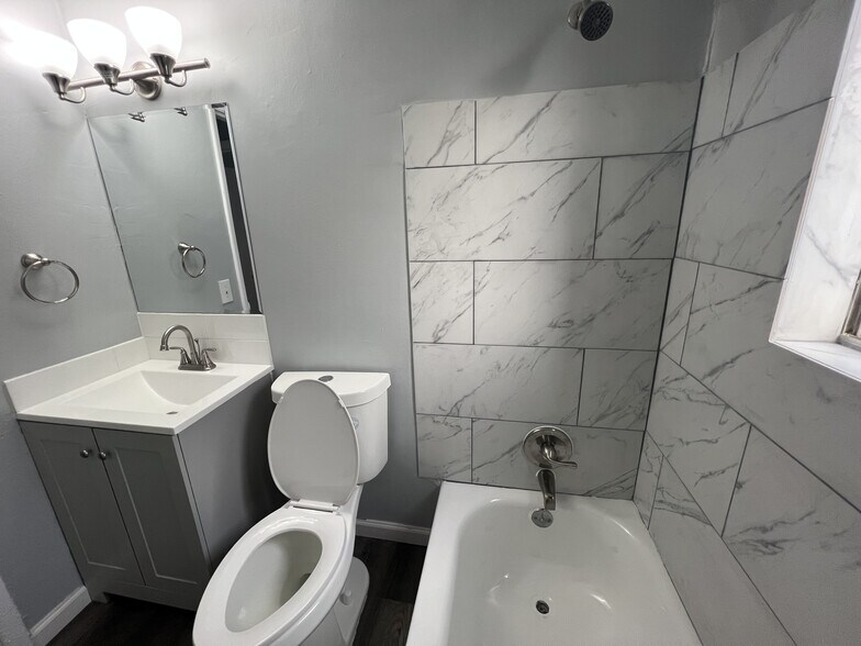 More Photos Of 2342 Beechmont Ave, Cincinnati Apartments For Sale