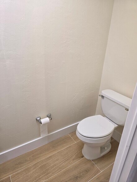 More Photos Of 711 Ramp Rd, Naples Specialty For Sale