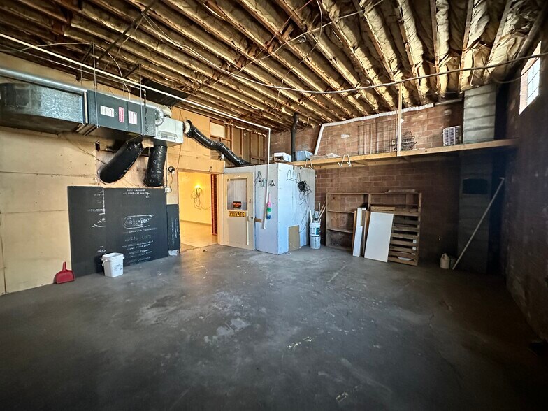 More Photos Of 303 N Center Ave, Hardin General Retail For Sale