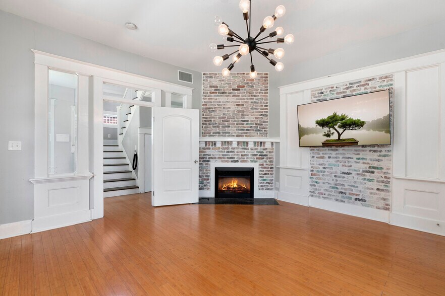 More Photos Of 801 E Quincy St, San Antonio Office Residential For Lease