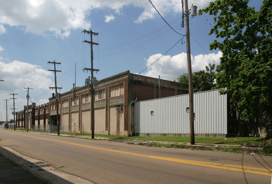 More Photos Of 690 Linden Ave, Memphis Warehouse For Sale