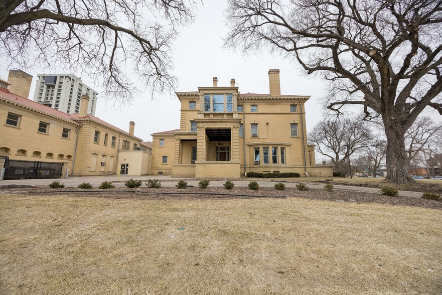 More Photos Of 2540 Park Ave, Minneapolis Schools For Sale