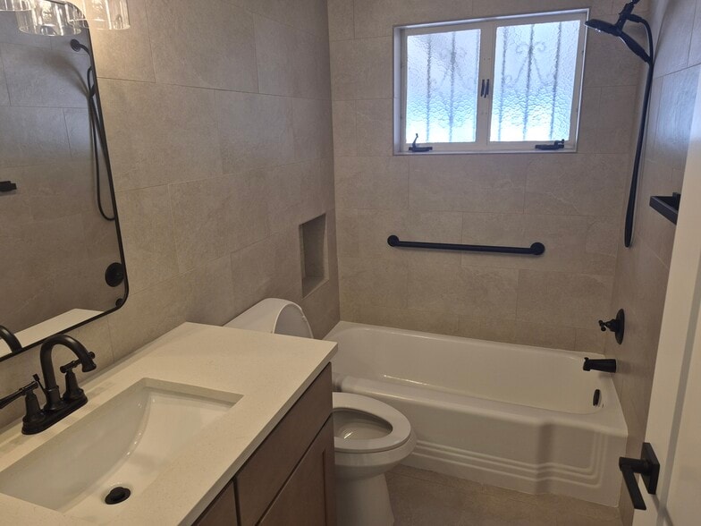 More Photos Of 5453 E 4th St, Tucson Assisted Living For Sale
