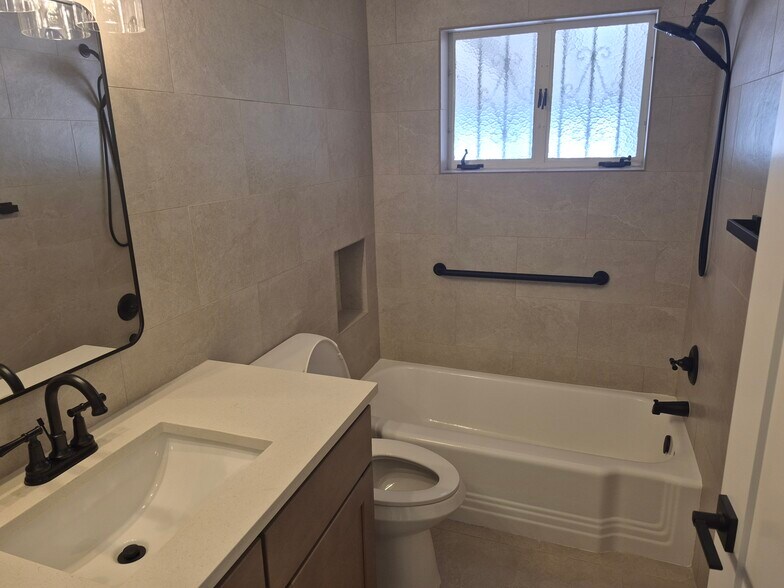 More Photos Of 5453 E 4th St, Tucson Assisted Living For Sale