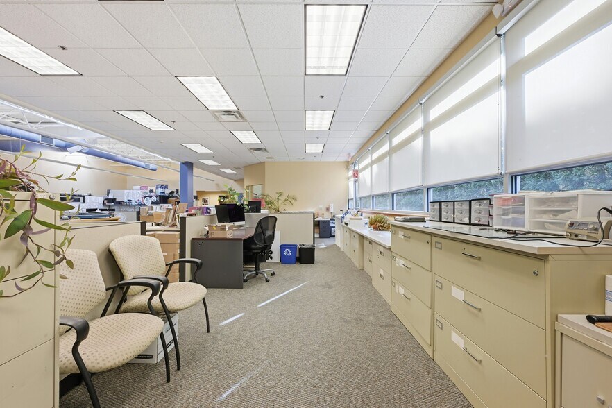 More Photos Of 38 Plains Rd, Essex Light Manufacturing For Lease