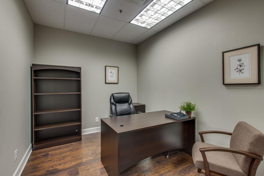 More Photos Of 212 Overlook Cir, Brentwood Office For Sale