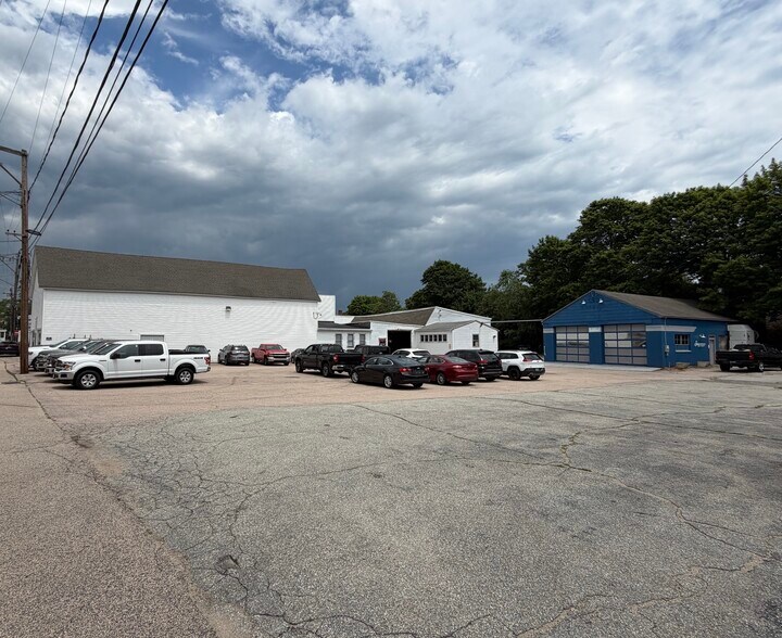 More Photos Of 106 W Broad St, Pawcatuck Auto Dealership For Sale