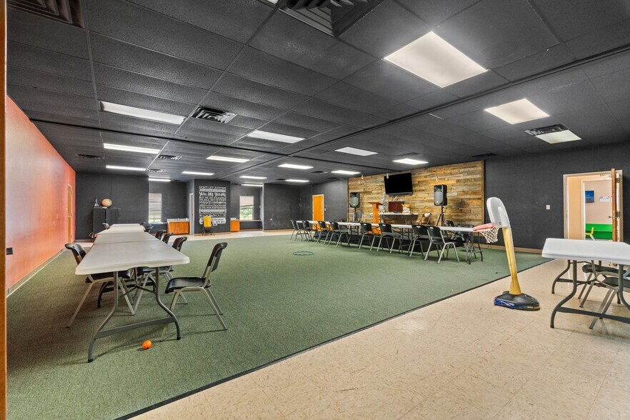 More Photos Of 1101 N Wheeler Ave, Sallisaw Religious Facility For Sale