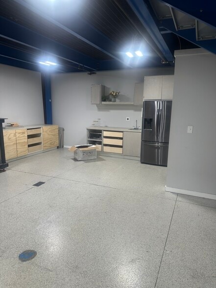 More Photos Of 450 E Willis #122, Chandler Self Storage For Sale