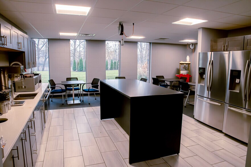 More Photos Of 280 Ann St NW, Grand Rapids Office For Lease