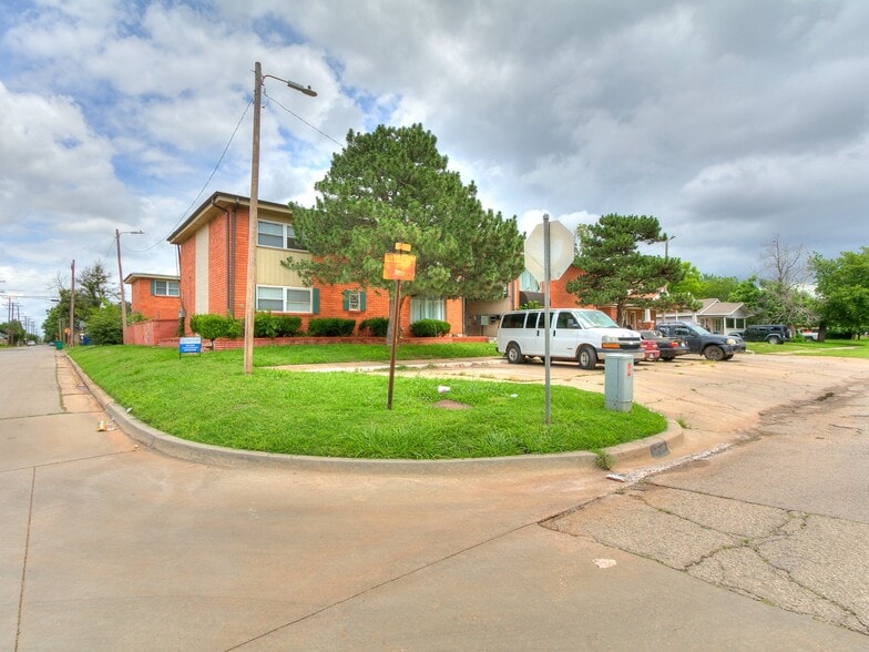 More Photos Of 1731 NW 32nd St, Oklahoma City Apartments For Sale