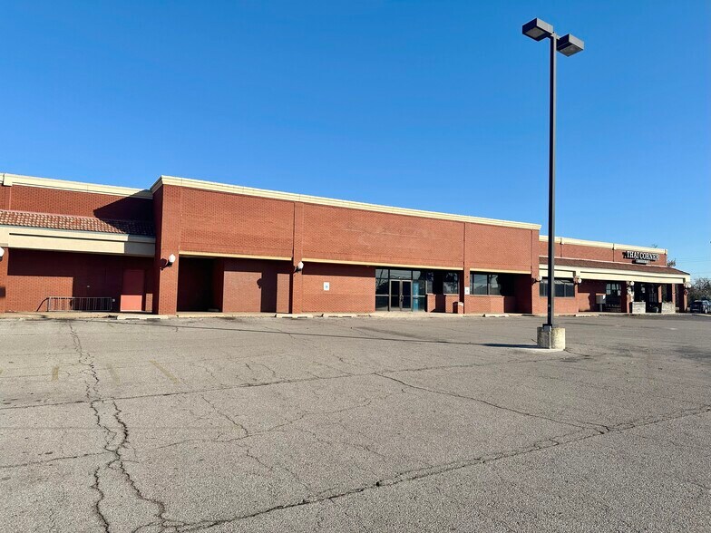 Primary Photo Of 1409 E Danforth Rd, Edmond General Retail For Lease