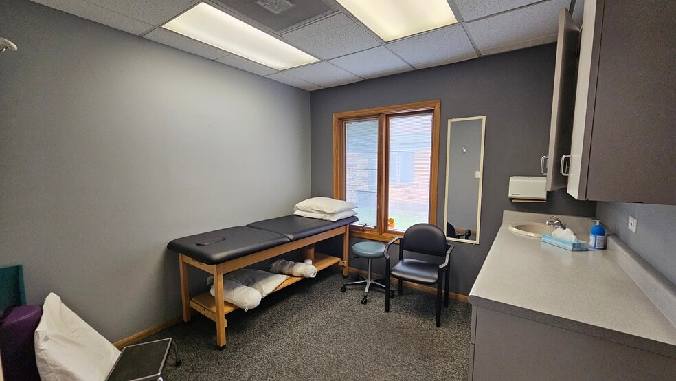 More Photos Of 17236 Harlem Ave, Tinley Park Office For Sale