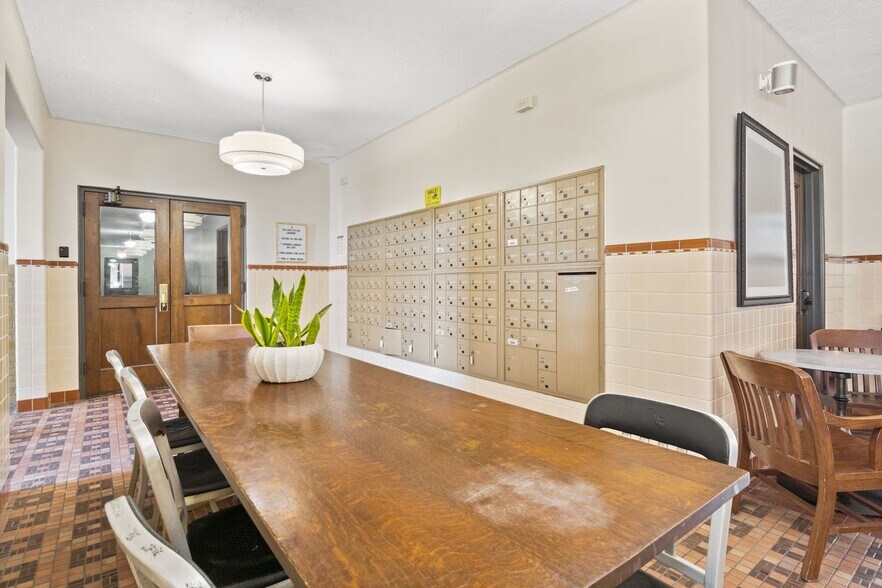 More Photos Of 202 Steeples Blvd, Indianapolis Apartments For Lease