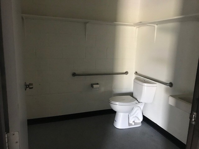 More Photos Of 401-405 S Victory Blvd, Burbank Freestanding For Lease