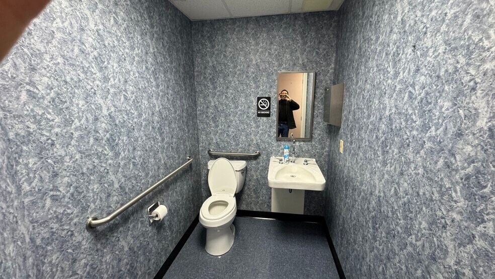 More Photos Of 2925 William Penn Hwy, Easton Office For Lease