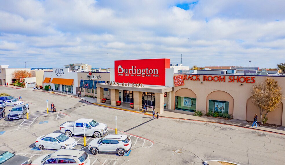 More Photos Of 2205 Veterans Blvd, Del Rio Unknown For Lease