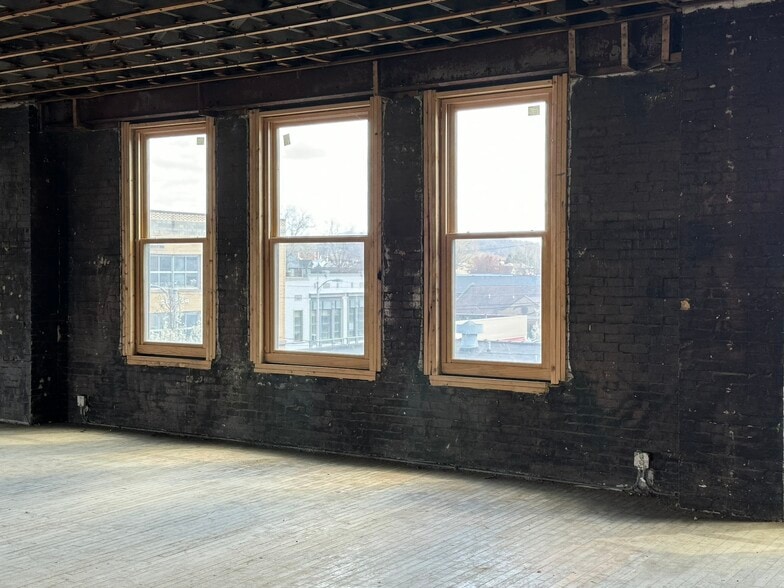 More Photos Of 222 S 3rd St, Ironton Specialty For Sale