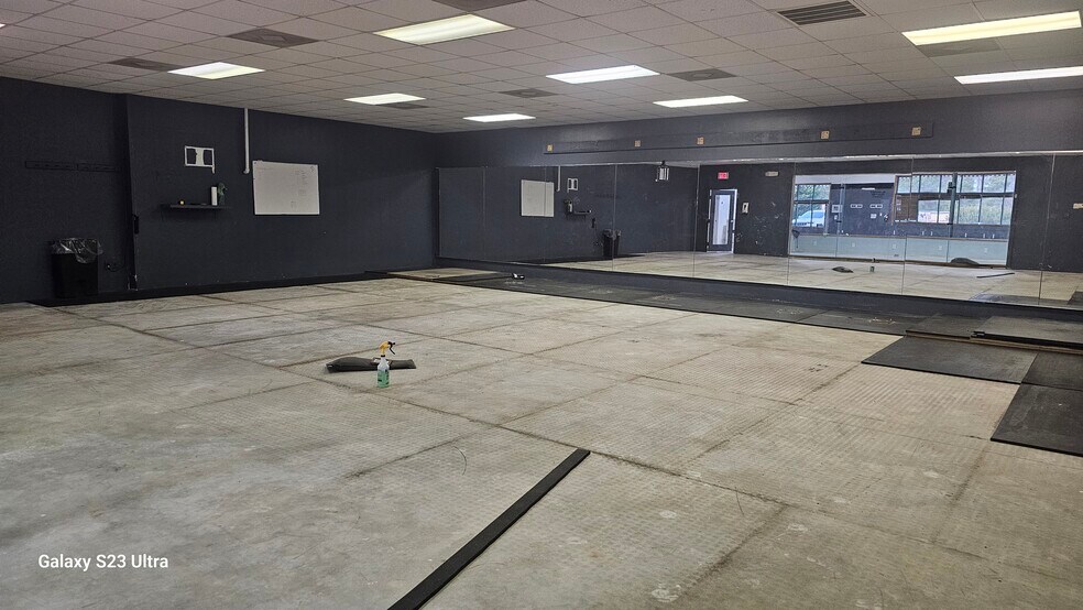 More Photos Of 7415-7425 Lee Davis Rd, Mechanicsville Medical For Lease