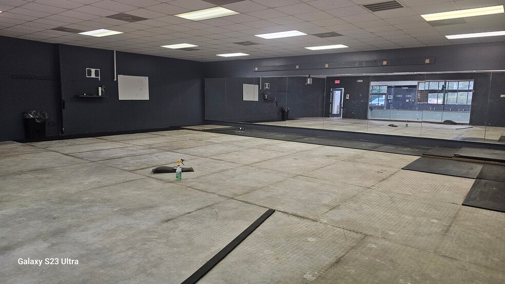 More Photos Of 7417 Lee Davis Rd, Mechanicsville Medical For Lease
