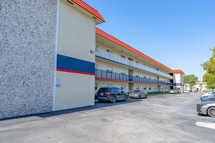 More Photos Of 5971 NW 17th Pl, Sunrise Apartments For Sale