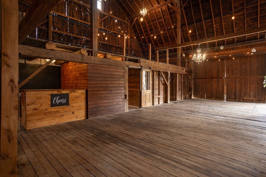 More Photos Of 211 Hanks Rd, Troy Hospitality For Sale