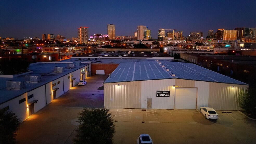 More Photos Of 136 Glass St, Dallas Storefront For Lease