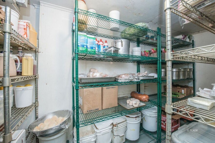 More Photos Of 790 Main St, Weaverville Restaurant For Sale