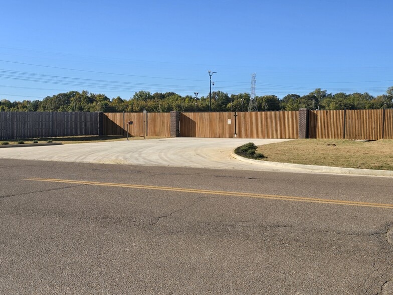 More Photos Of 9140 Cordova Rd park, Cordova Land For Lease