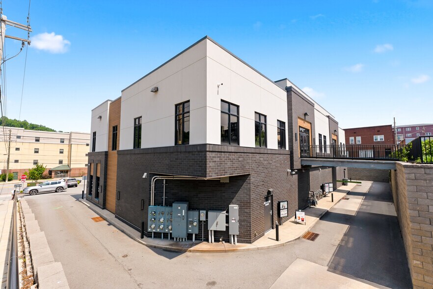 More Photos Of 1050 University Ave, Morgantown Storefront Retail Office For Lease