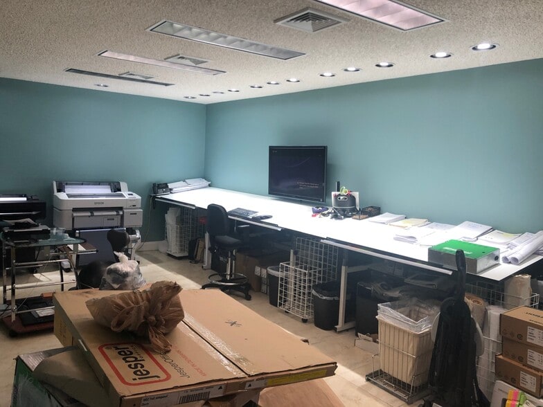 More Photos Of 6175 NW 167th St, Hialeah Light Manufacturing For Sale