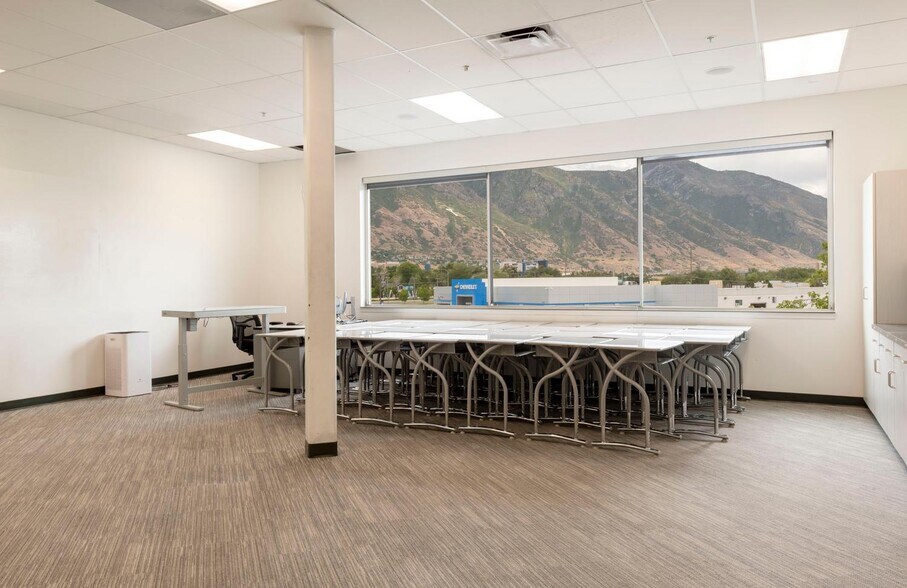 More Photos Of 2121 N 550 W, Provo Office For Sale