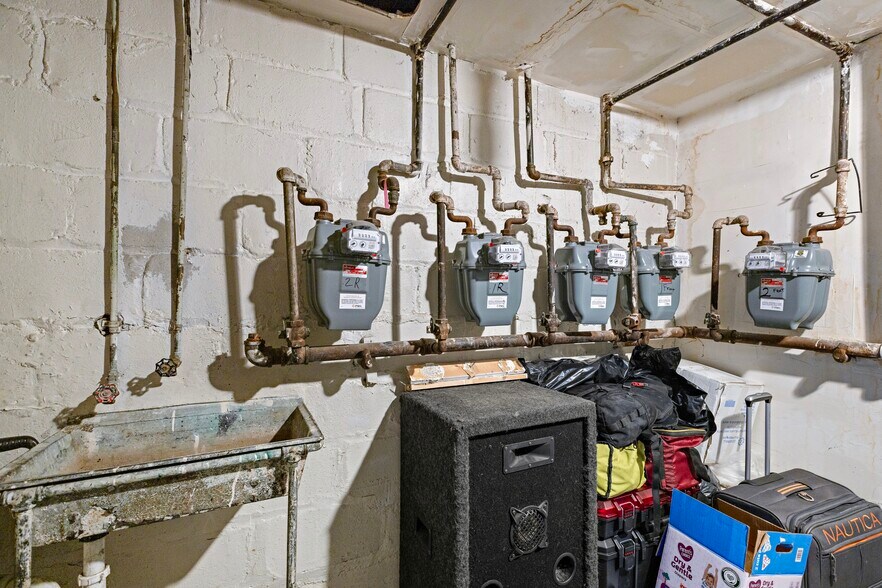 More Photos Of 327 Danforth Ave, Jersey City Multifamily For Sale