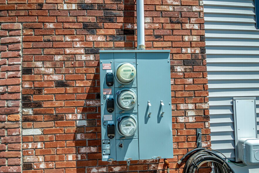 More Photos Of 45 Main St, Conway Auto Repair For Sale
