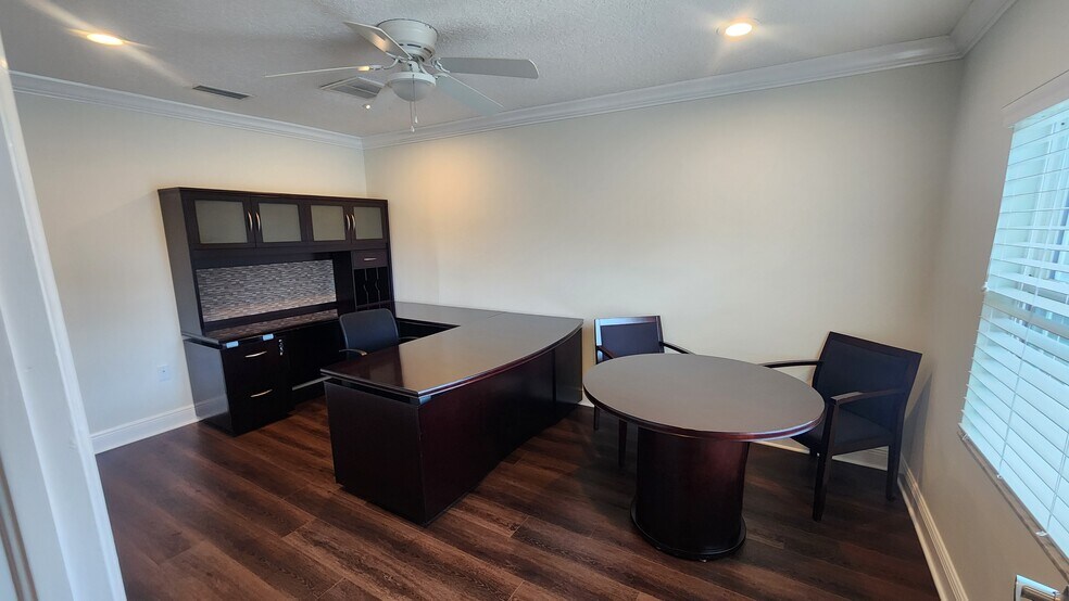 More Photos Of 5111 Memorial Hwy, Tampa Office For Lease