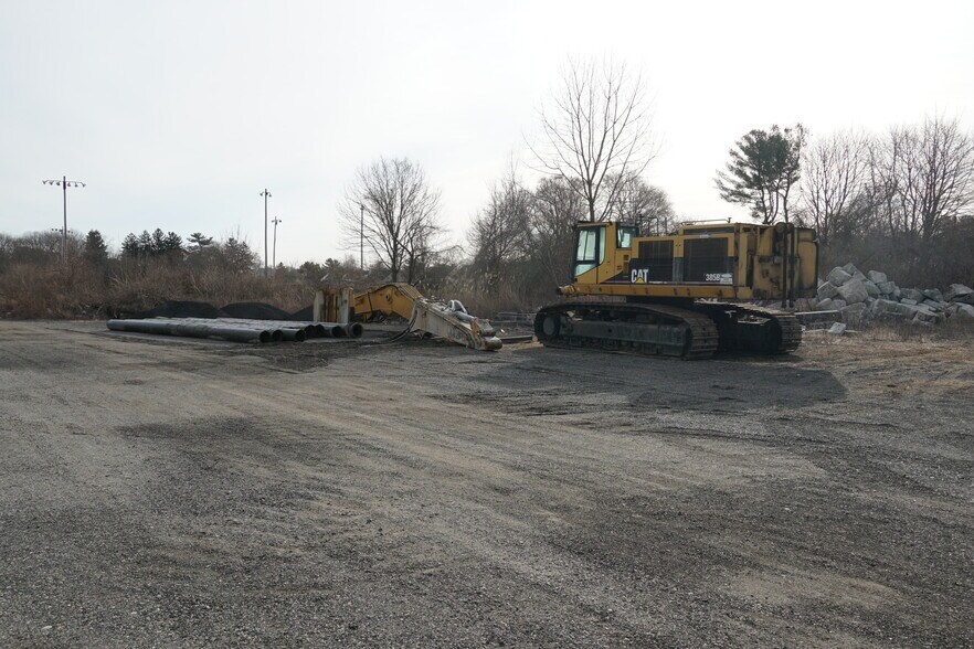 More Photos Of 160 Middleboro Ave, East Taunton Warehouse For Lease