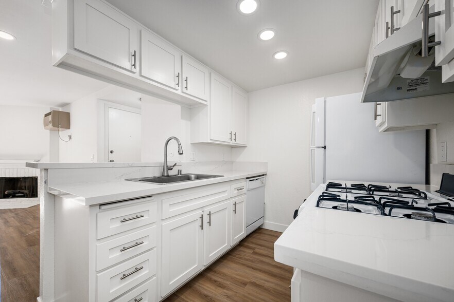 More Photos Of 3608 W Orange Ave, Anaheim Apartments For Sale