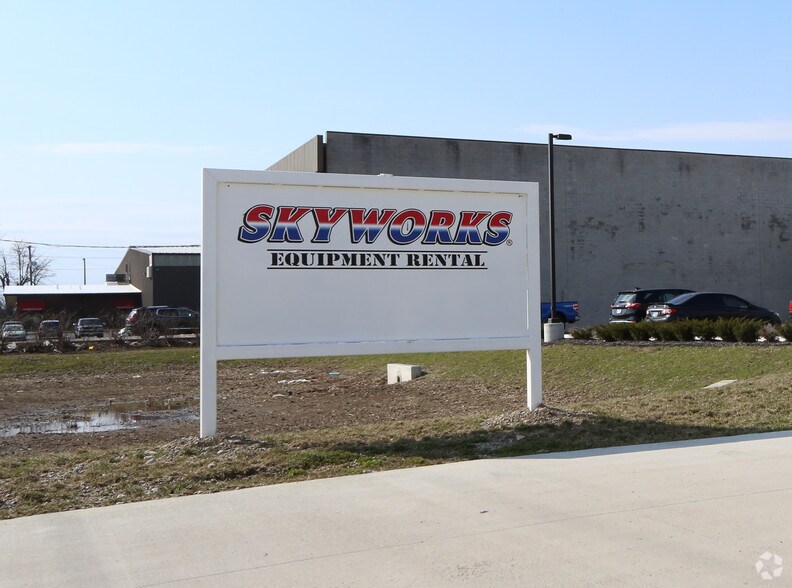 More Photos Of 5132 Fisher Rd, Columbus Warehouse For Lease