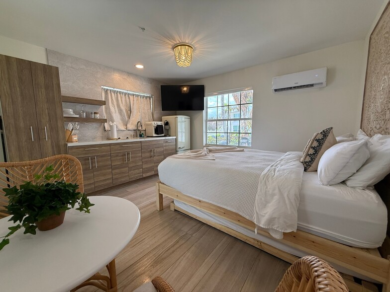 More Photos Of 2502 Tamarind Dr, Hutchinson Island Hotel For Sale