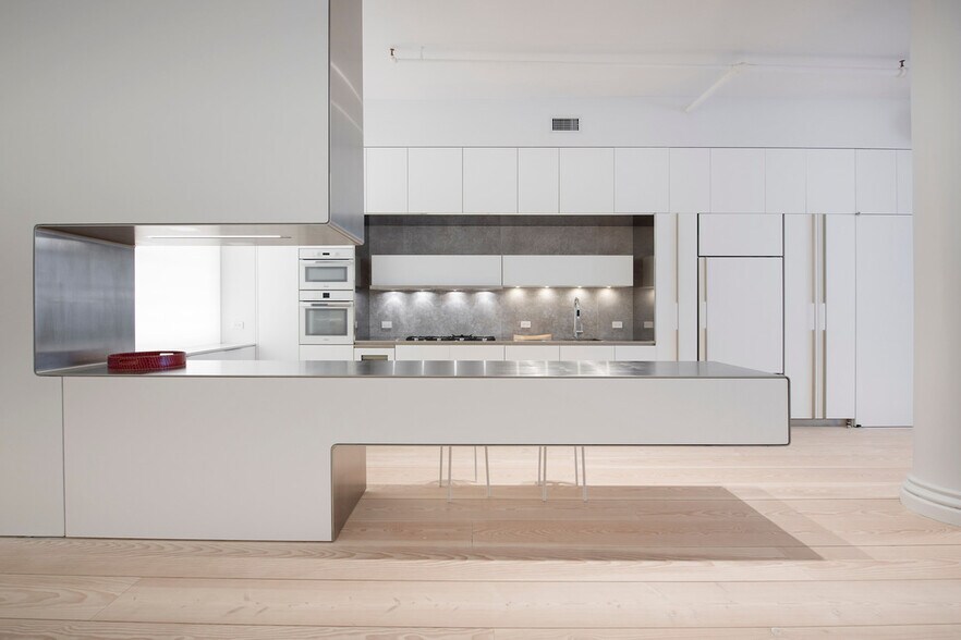 More Photos Of 7 E 17th St, New York Office For Sale