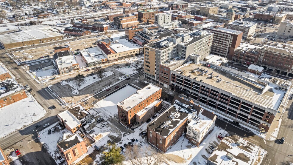 More Photos Of 112 W Hill St, Champaign Multifamily For Sale