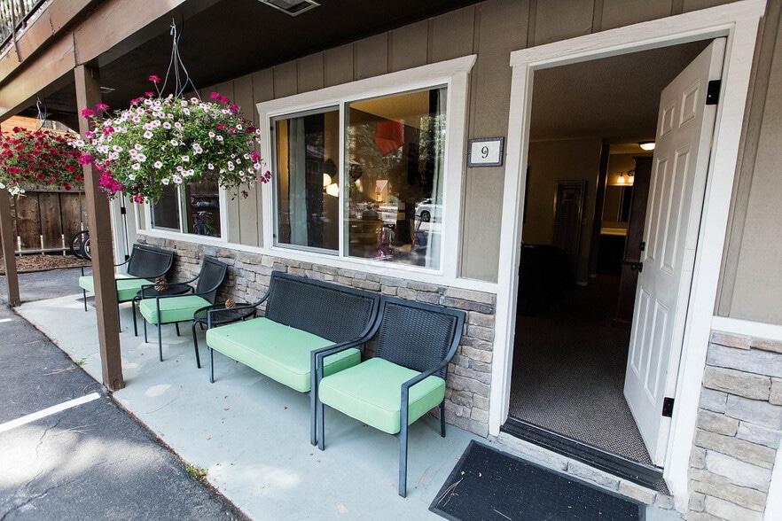 More Photos Of 1072 Ski Run Blvd, South Lake Tahoe Hotel For Sale