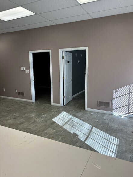 More Photos Of 98-102 Western Ave, Akron Office For Lease