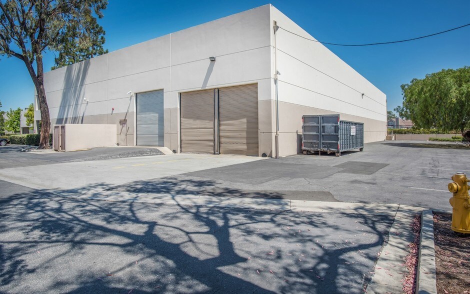 More Photos Of 2520 Mira Mar Ave, Long Beach Warehouse For Lease
