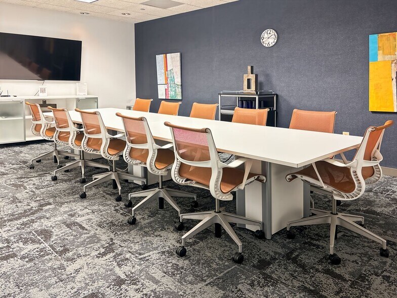 More Photos Of 400 Galleria Pky SE, Atlanta Coworking Space