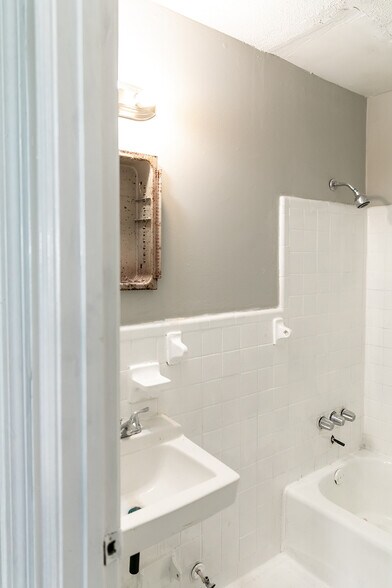 More Photos Of 3081 St. Charles Dr, Memphis Apartments For Sale